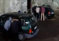 Korona brunetka przekonana o tym, aby jeść w pokaż mi filmy erotyczne gotówce