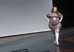 Model ten filmy erotyczne 69 posiada również kot pocałunek